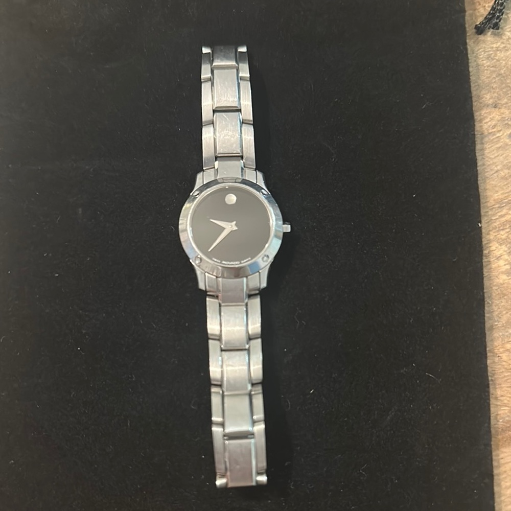 MOVADO Museum 25MM Quartz SS Black Dial Women's Watch (Black)